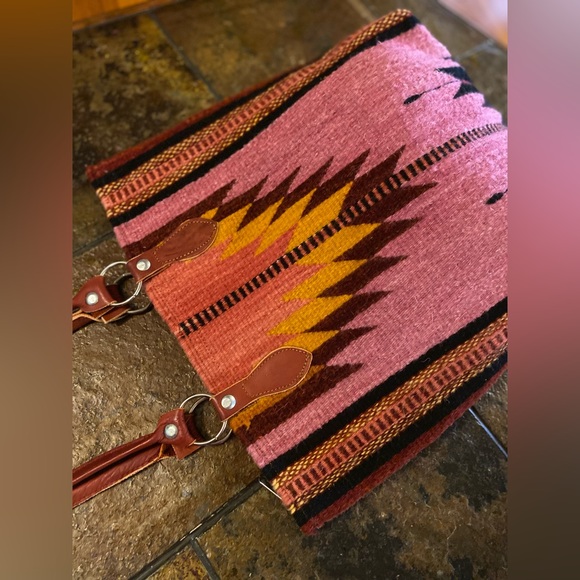 Artsy eclectic handwoven wool rustic boho Western pink burgundy leather purse - Picture 3 of 10